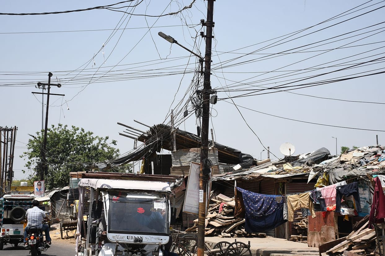 Lucknow: Electricity thieves have destroyed the system, leaving ordinary consumers sleepless.