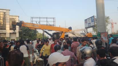 Woman dies in accident on MG Road in Agra