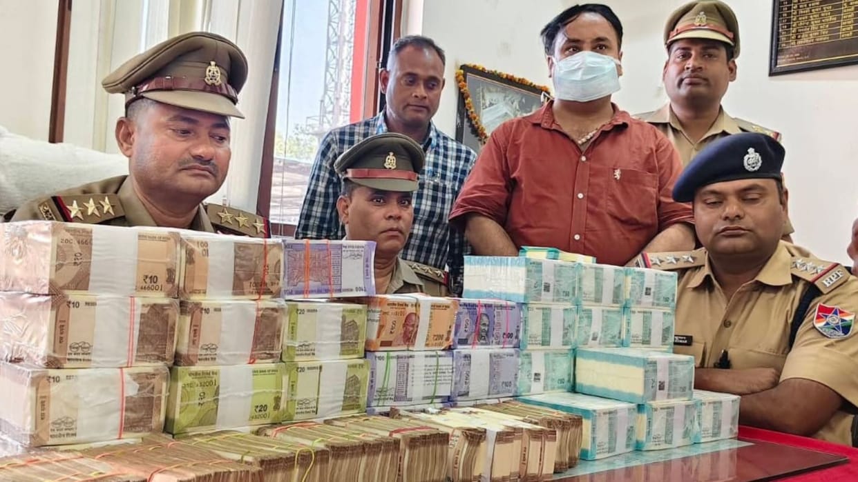 Bundles of Cash Found in Sack Youth Sitting in General Coach of Begampura Express Flees Upon Seeing Police