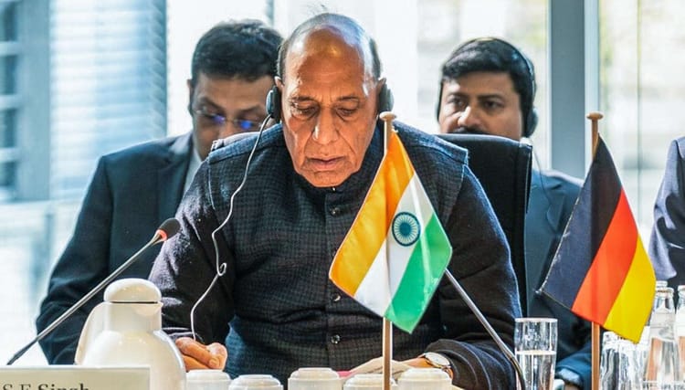 'भविष्य में भारत निभाएगा भूमिका': ईरान जंग में मध्यस्थता के सवाल पर बोले राजनाथ, कहा- PM का दृष्टिकोण संतुलित