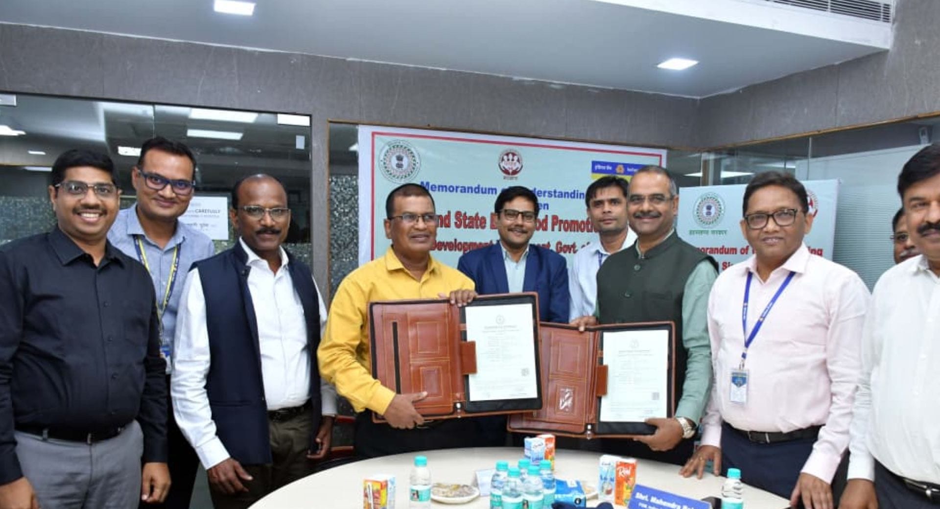 जेएसएलपीएस और इंडियन बैंक के बीच समझौते पर हस्ताक्षर किए गए।