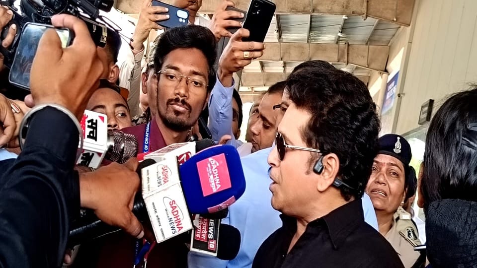 जगदलपुर: सचिन तेंदुलकर ने खेल को बढ़ावा देने पर दिया जोर, बोले-खेलों से टीम भावना और अनुशासन होता है विकसित