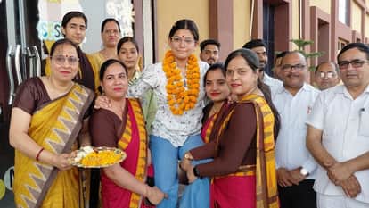 UP Board 10th 12th Result: Janvi Jain and Tushar became 10th toppers in Baghpat, Avi Tomar topped in 12th