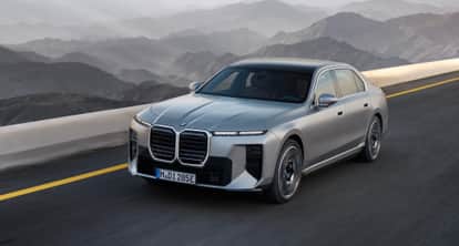 BMW 7 Series 2026 Revealed with Futuristic Design, EV and Hybrid Powertrains