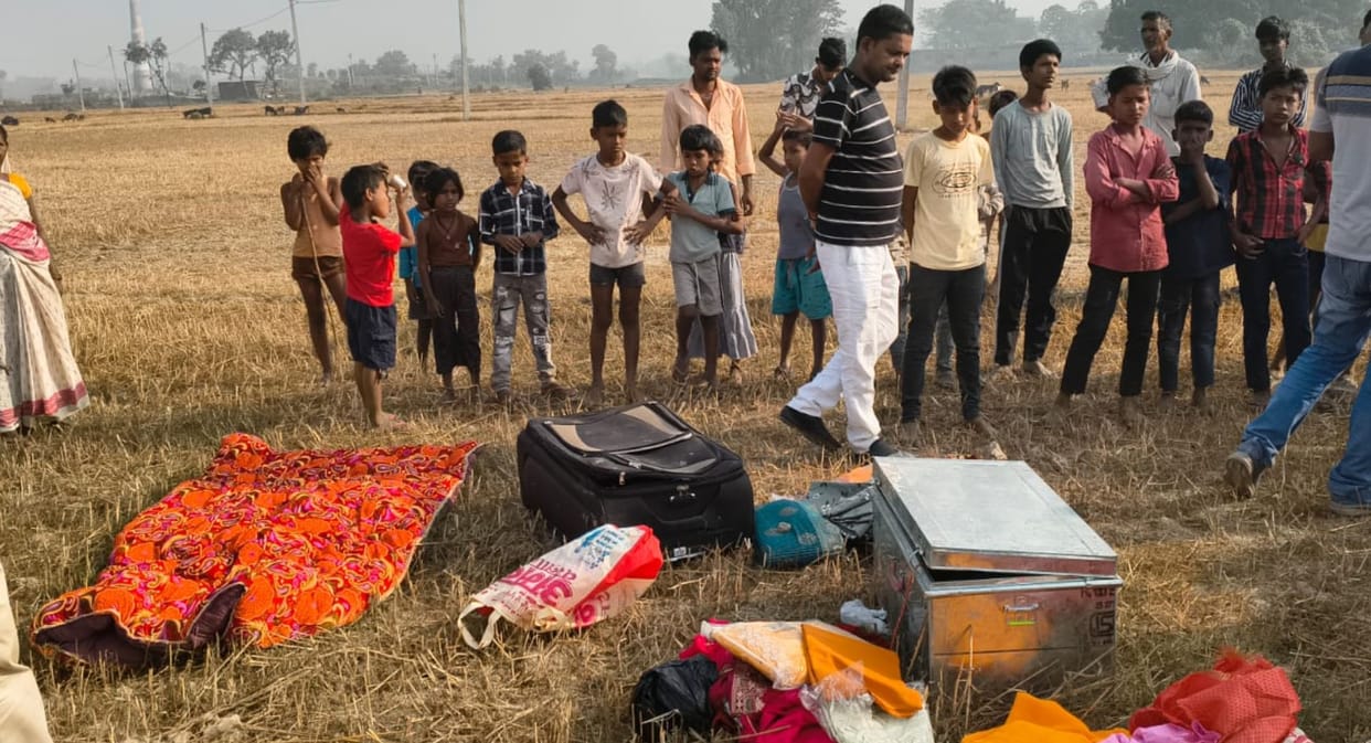 Robbery Over Wedding Joy 17 lakh Looted from Three Houses in Gopalganj