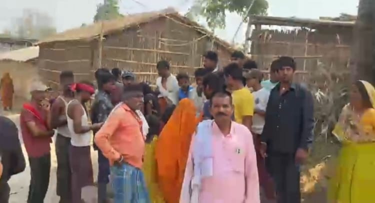 Bihar: चचेरे भाई की साली को प्रेम जाल में फंसाकर शादी का झांसा, नाबालिग को बेसहारा छोड़ फरार; गांव में आक्रोश