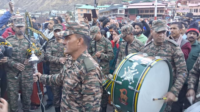 Badrinath Dham temple portals Open idol of Lord Badri Vishal give indications for Great prosperity for India