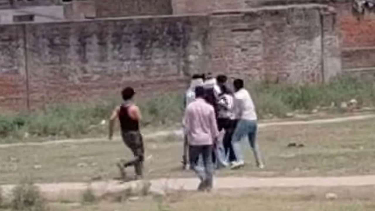 छात्रों के दो गुटों में हुआ था झगड़ा