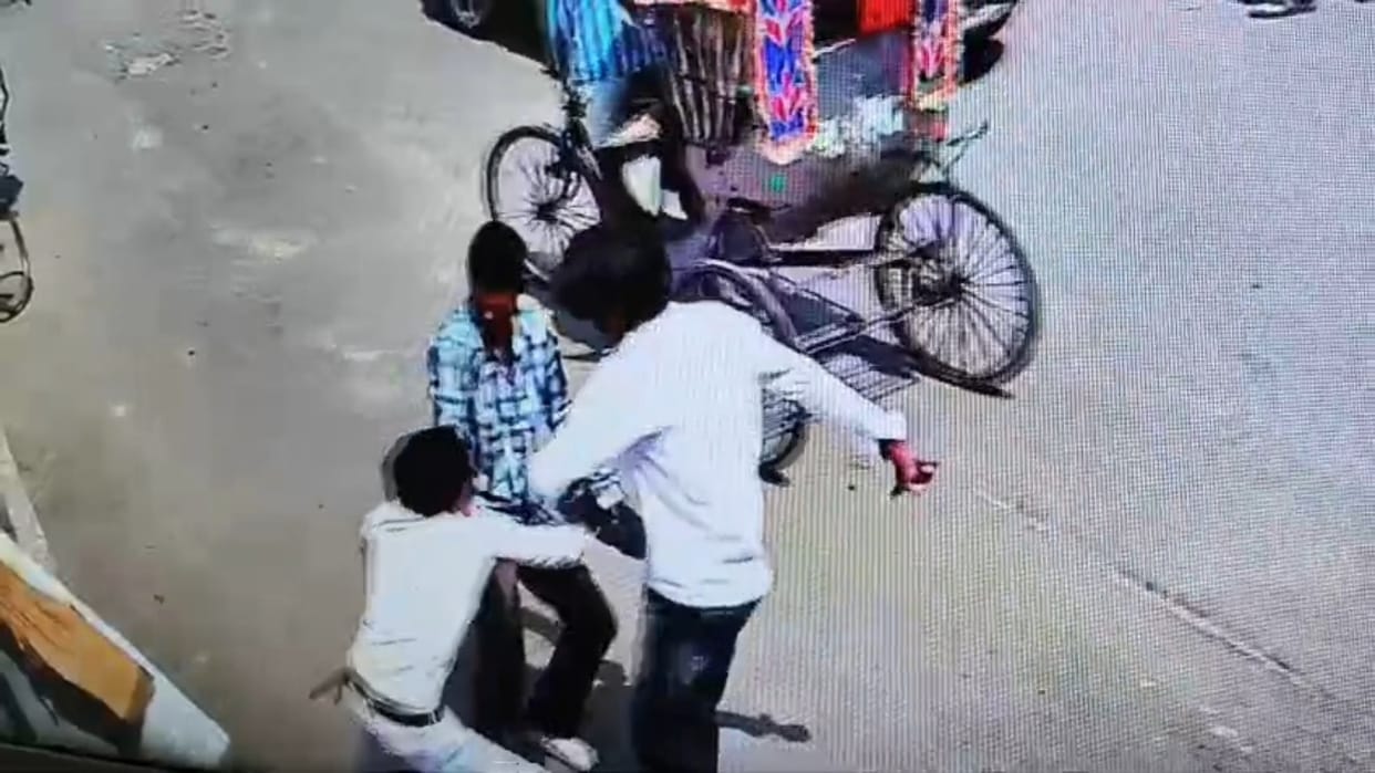 Criminals stabs youth with knife attempt to kill Patna Bihar police bihar news