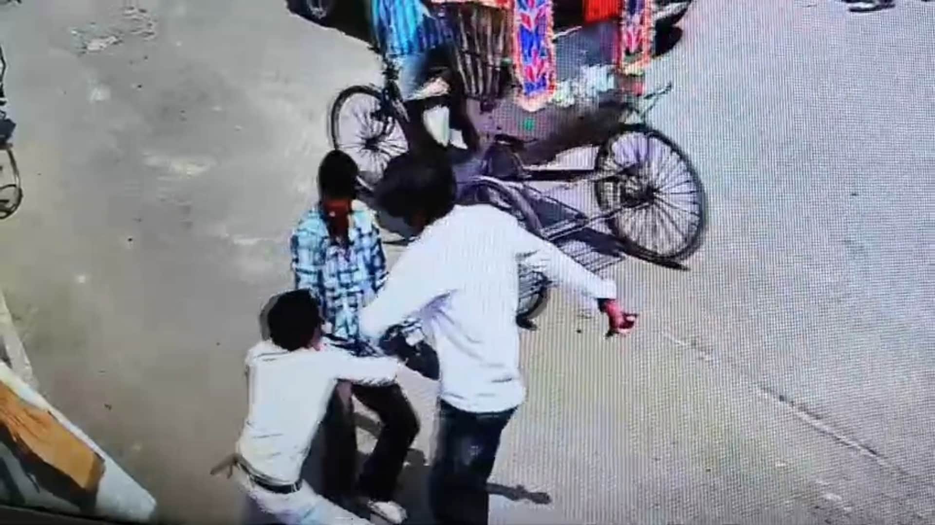 घटना सीसीटीवी में कैद