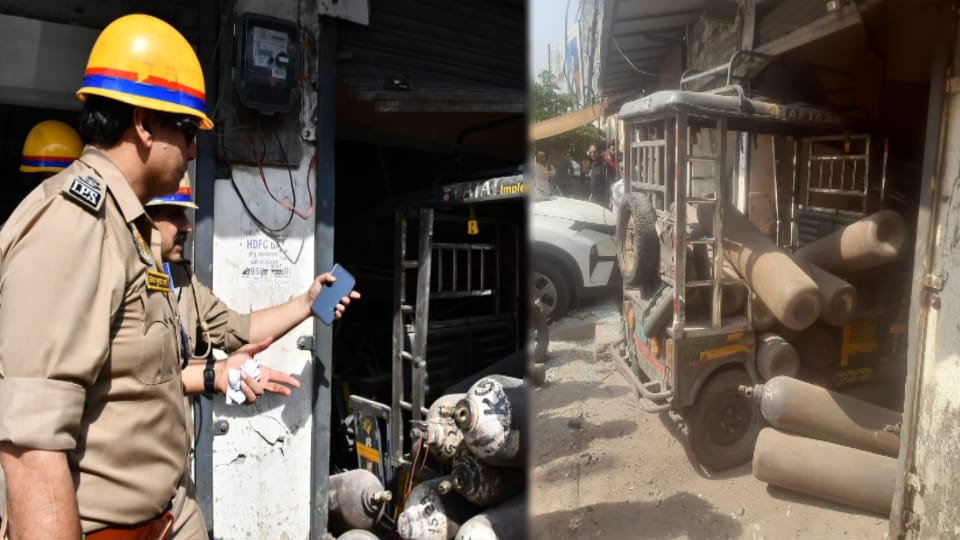 Oxygen Cylinder Explosion in Muzaffarnagar, Five Shops Damaged, Four Injured