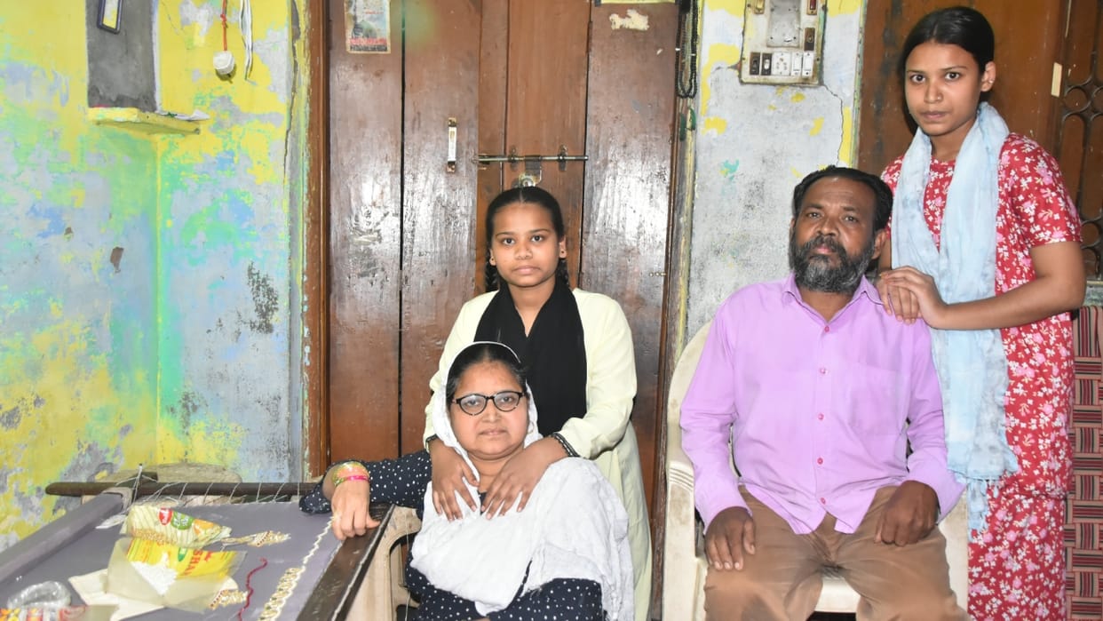 10 th class Iqra secures the fifth rank in Bareilly district in the High School