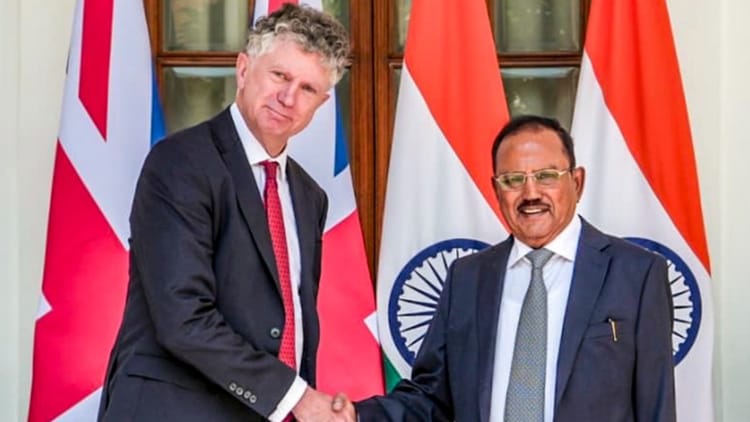 India-UK Ties: राष्ट्रीय सुरक्षा सलाहकार डोभाल ने ब्रिटिश समकक्ष से की मुलाकात, सुरक्षा चिंताओं पर हुआ मंथन