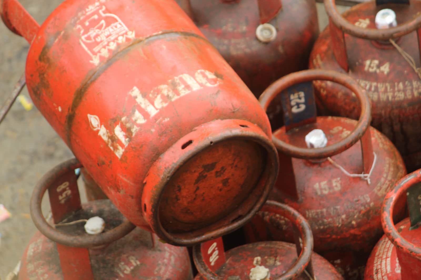 LPG Crisis: Avoid making these 3 mistakes while purchasing a gas cylinder