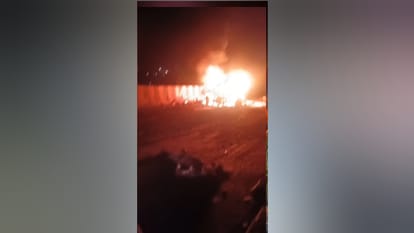 Road Accident in Mirzapur Bolero catches fire after colliding with trailer 11 dead