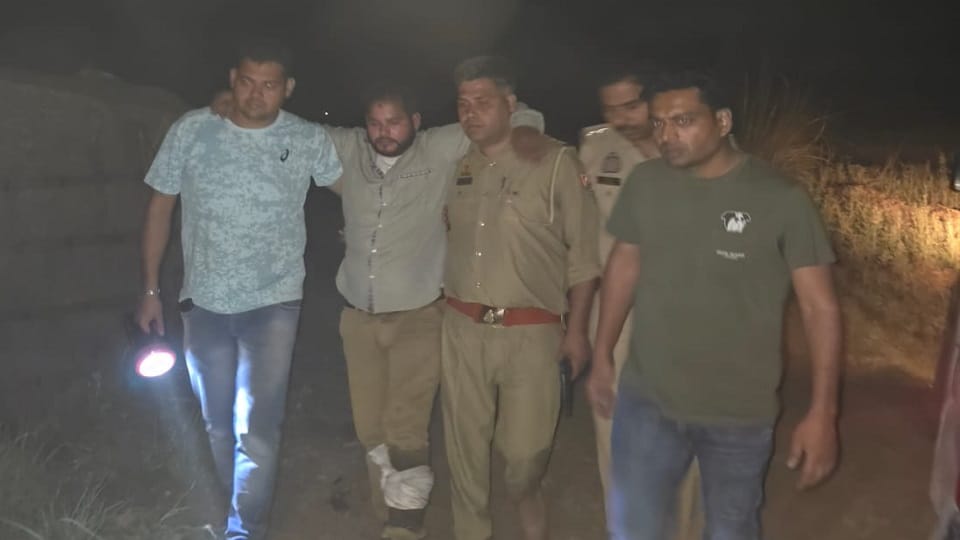 Encounter with criminals in Bulandshahr two arrested