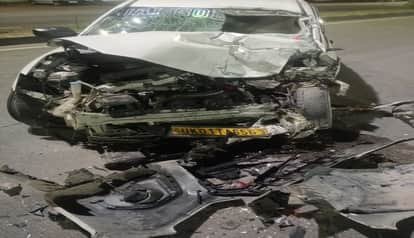 Sales tax checking leads to accident, taxi rams into trolley; four injured