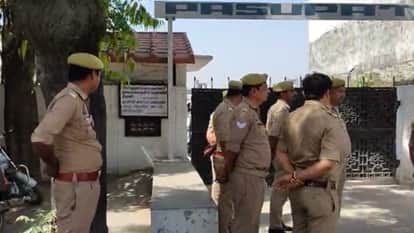 Moradabad: SP Delegation Stopped Before Reaching Thakurdwara; SP MP and MLA Placed Under House Arrest