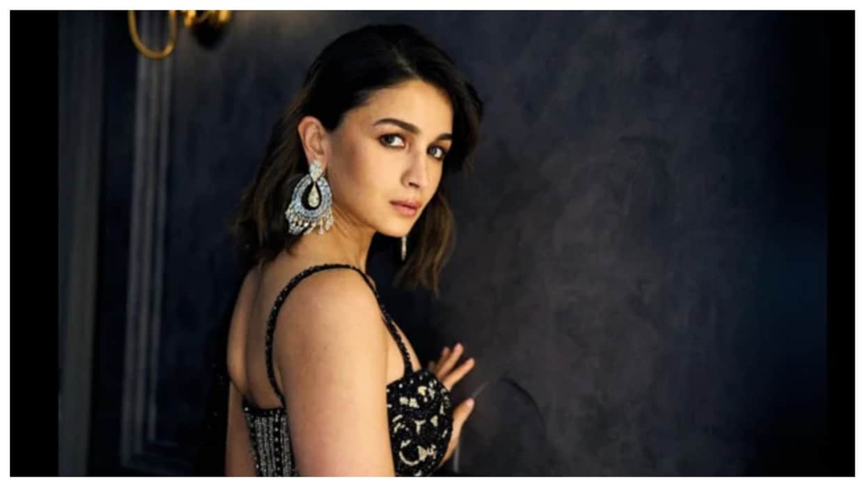 Alia Bhatt Mobbed At Airport Former Bodyguard Recalls Shocking Details