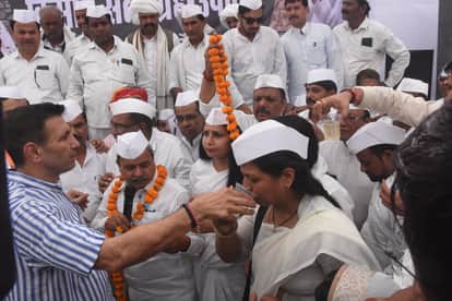 MP NEWS: Congress's 25-Hour Fast Concludes; PCC Chief Breaks the Fast by Offering Juice, Corners Government Ov