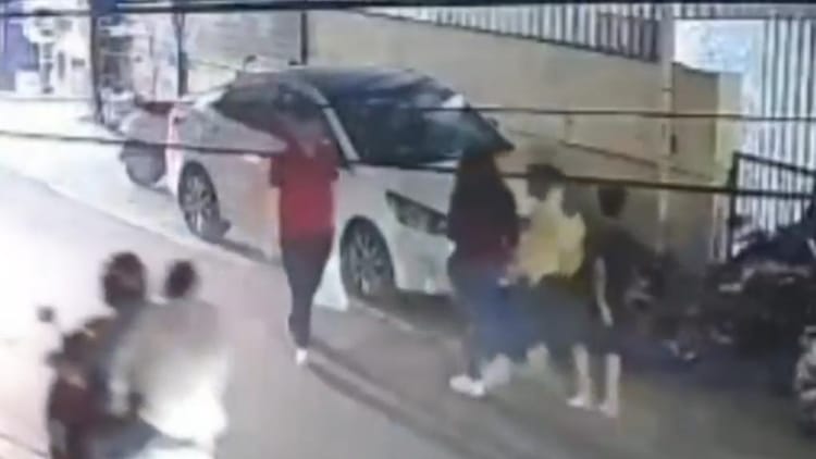 Indore: लालाराम नगर गार्डन के पास खेल रहे दो बच्चे लापता, अपहरण की आशंका; CCTV में महिला के साथ जाते दिखे