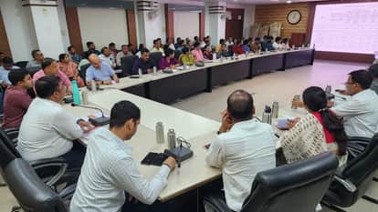 Indore News Administration files FIR against private schools for stationery and fee monopoly