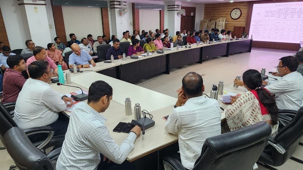 Indore News Administration files FIR against private schools for stationery and fee monopoly