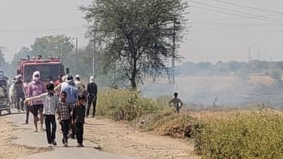 Jalaun Fire Flames Spread Across a 5km Radius Fields in Three Villages Reduced to Ashes Panic Grips Farmers