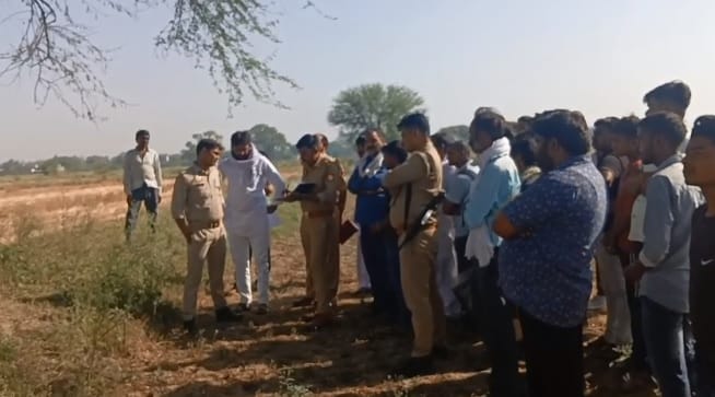 Jalaun Farmer commits suicide by hanging body found hanging from a tree in the field