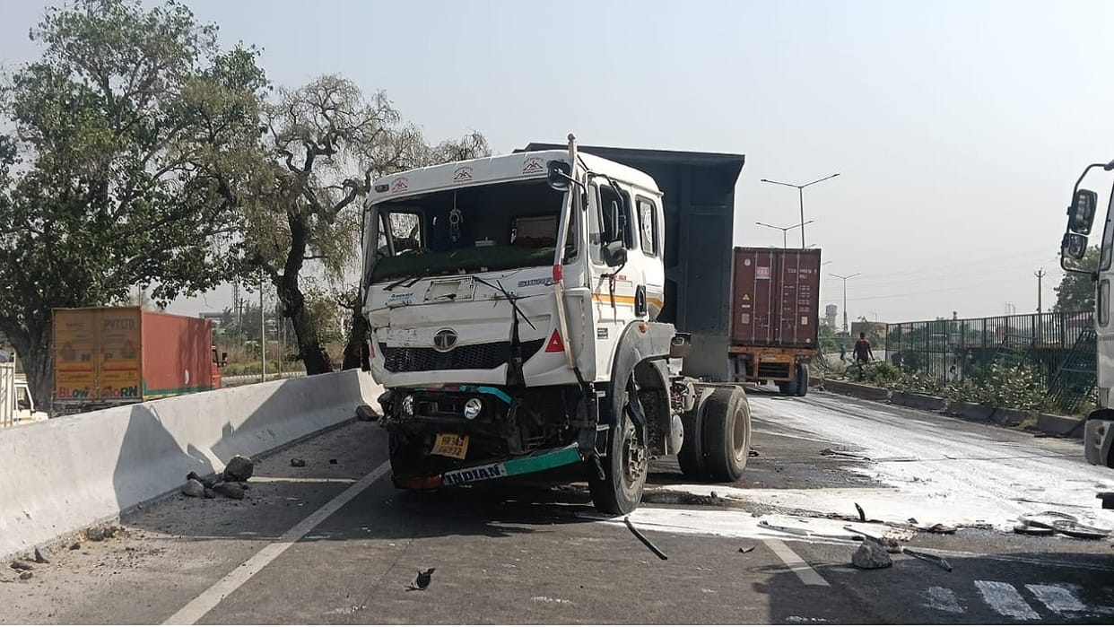 Major Road Accident on Highway in Rewari: Three Vehicles Collide; Canter Driver Critically Injured