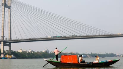pm modi boating in kolkata hooghly river meet people did photography photos