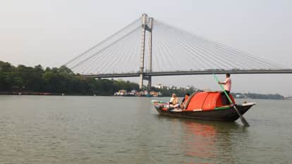 pm modi boating in kolkata hooghly river meet people did photography photos