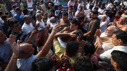 pm modi boating in kolkata hooghly river meet people did photography photos