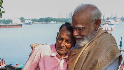 pm modi boating in kolkata hooghly river meet people did photography photos