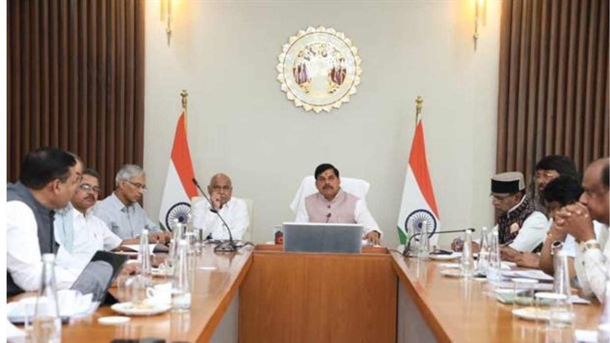 MP News: Government's big focus on dairy sector, target of connecting 26 thousand villages and collecting 52
