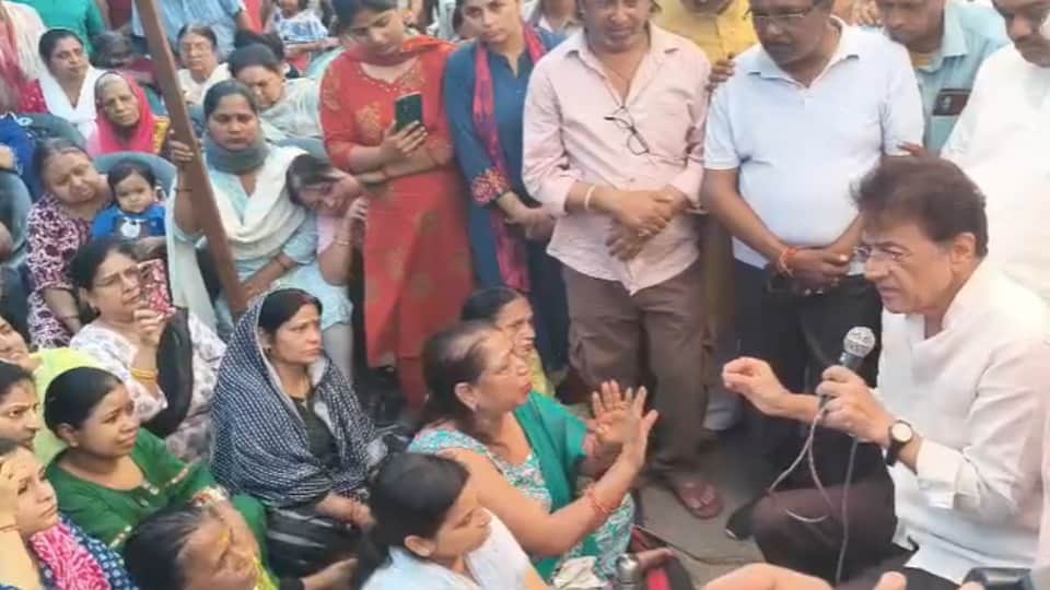 Meerut: Arun Govil Assures Support, Central Market Protest Suspended, Traders Await Relief