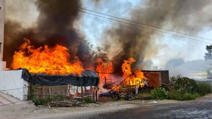 Himachal Massive Fire in Una 30 Shanties Reduced to Ashes No Rations or Utensils Left