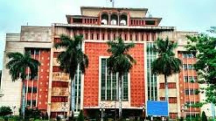 एमपी में बड़ा प्रशासनिक फेरबदल: 62 IPS अधिकारियों के तबादले,19 जिलों के SP बदले, सिंगरौली एसपी खत्री को हटाया