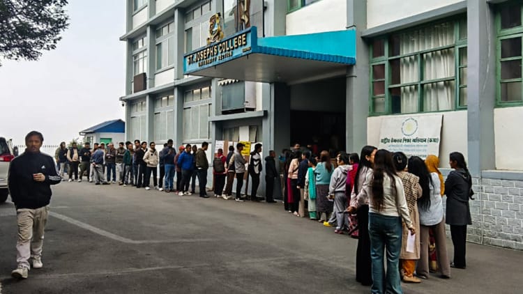 खेला या परिवर्तन: बंगाल में वोटिंग के कीर्तिमान ने बढ़ा दीं धड़कनें, जानें पहले चरण का सुपर ओवर क्यों खास