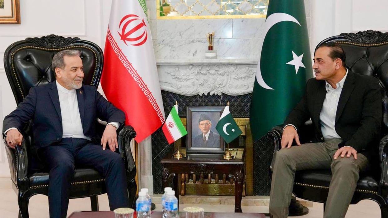 Iranian Foreign Minister Meets asim Munir Uncertainty Over Talks with US Araghchi No Nuclear Negotiations