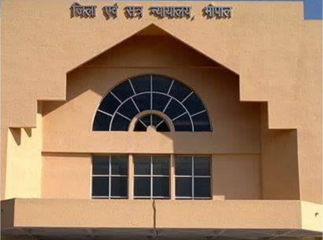 Bhopal News: Two Factions of Lawyers Face Off in Bhopal Court; Electoral Dispute Escalates, General Body Meeti