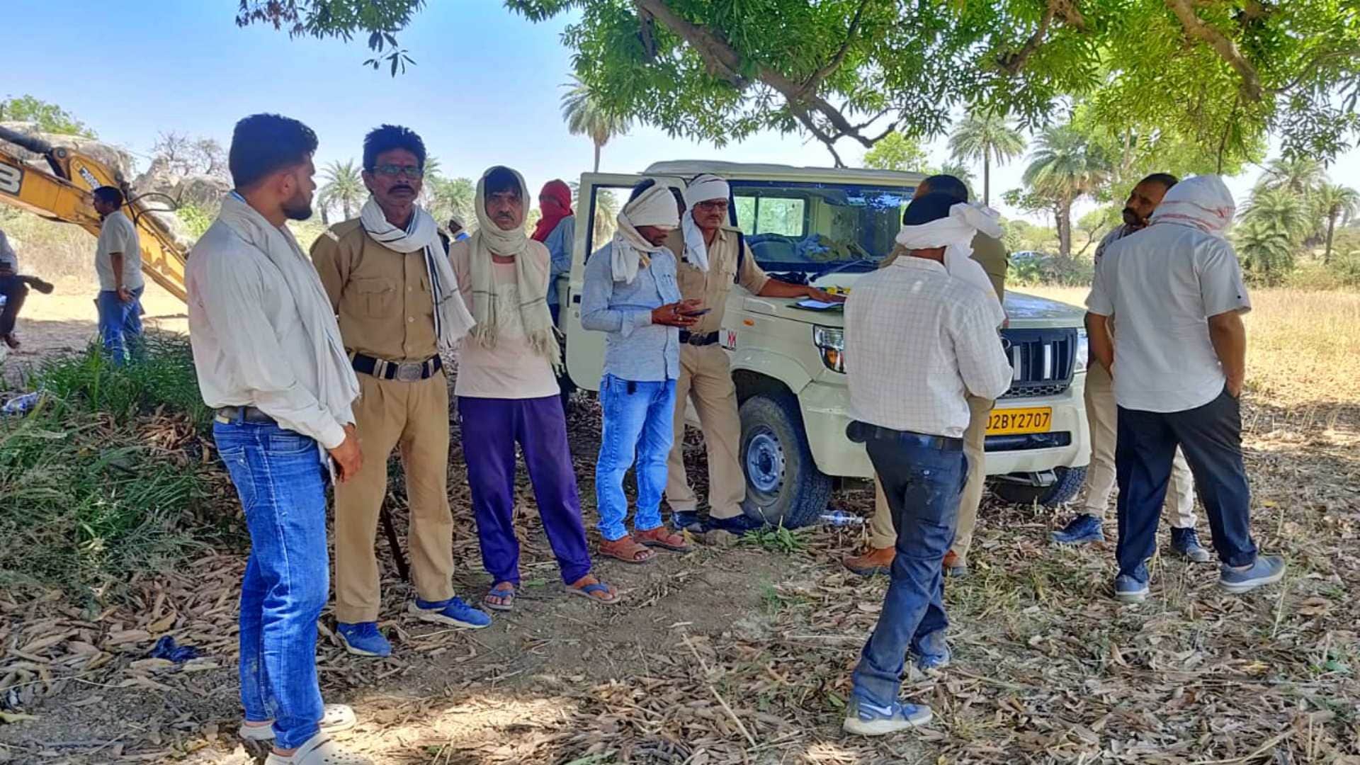 Chhatarpur Suspicious Death Body Exhumed After 34 Days Postmortem Begins After Appeal to SP DGP