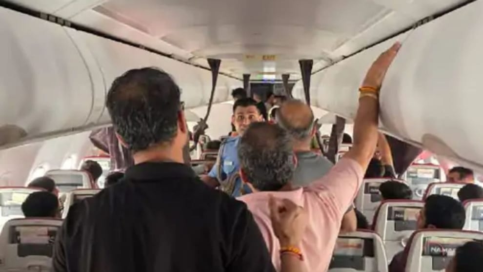 Passengers stranded at IGI due to delay in Air India flight