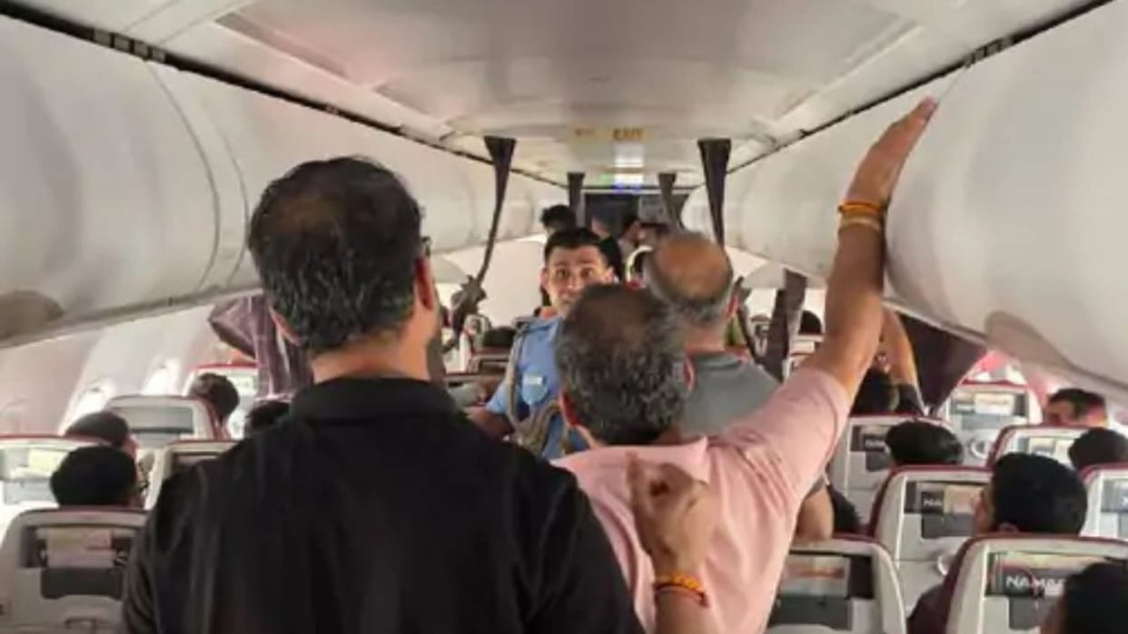 Passengers stranded at IGI due to delay in Air India flight