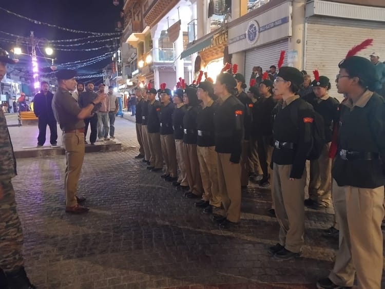 Leh: आपदा से निपटने को तैयार युवा, लेह में एनसीसी कैडेट्स की शानदार भागीदारी