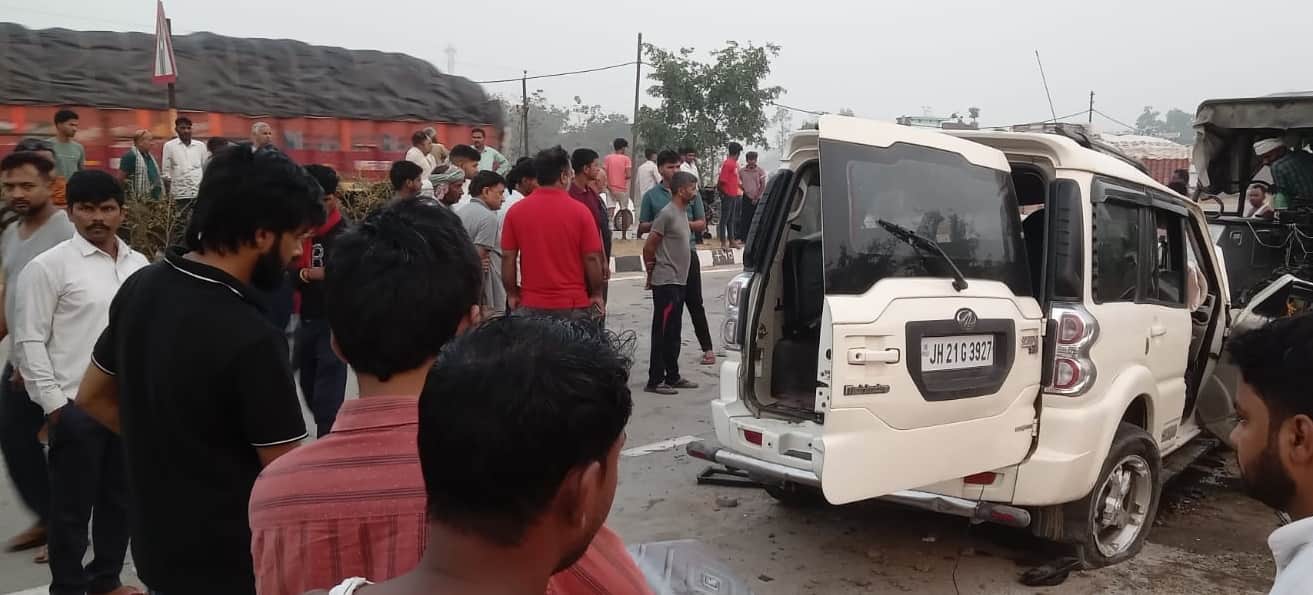 Five Dead in Gorakhpur Family Returning from Daughters Wedding Car Collides with Trailer