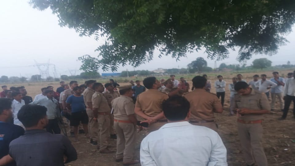 Bodies of two youths found in Agra