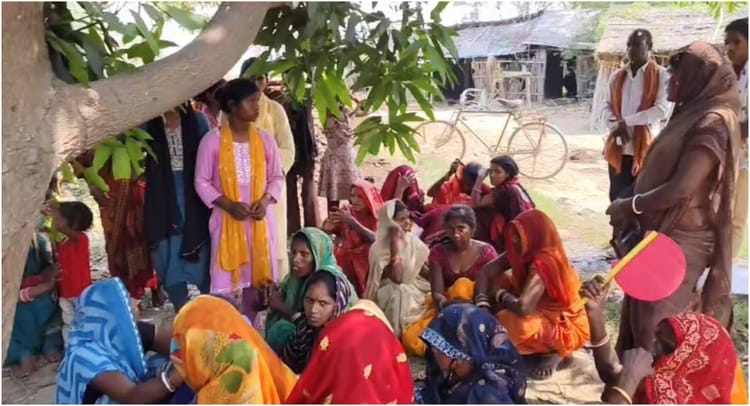 Bihar News: अधेड़ की बेरहमी से हत्या, गला दबाकर और धारदार हथियार से किया हमला