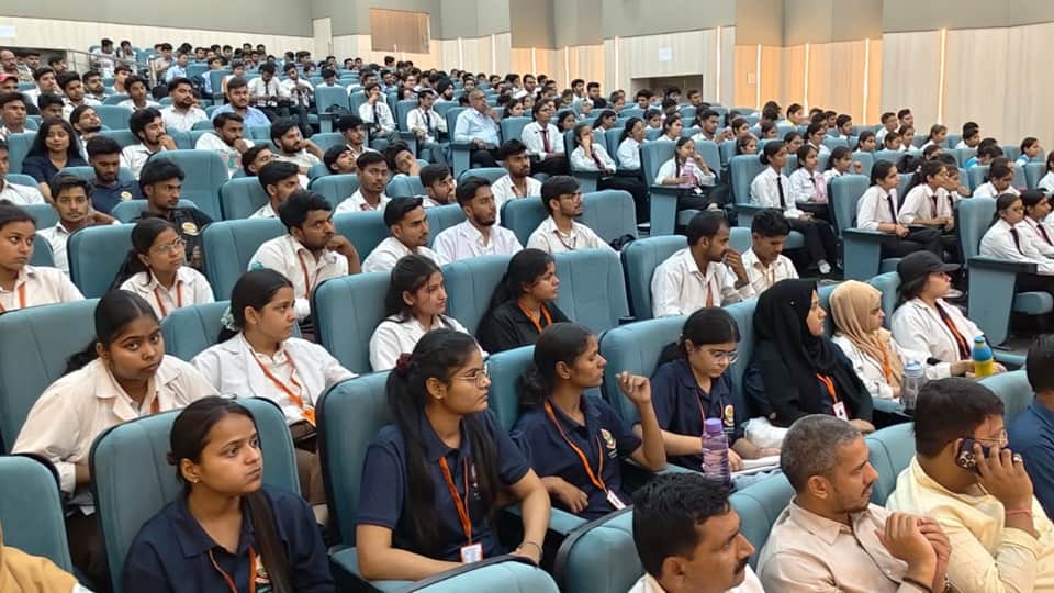 Preparations Underway for AI-Based Education in UP Schools; Tablets to Replace Mobile Phones: Sunil Sharma