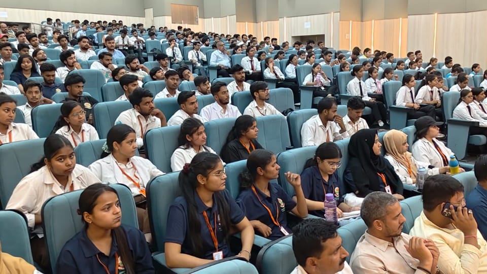 Preparations Underway for AI-Based Education in UP Schools; Tablets to Replace Mobile Phones: Sunil Sharma